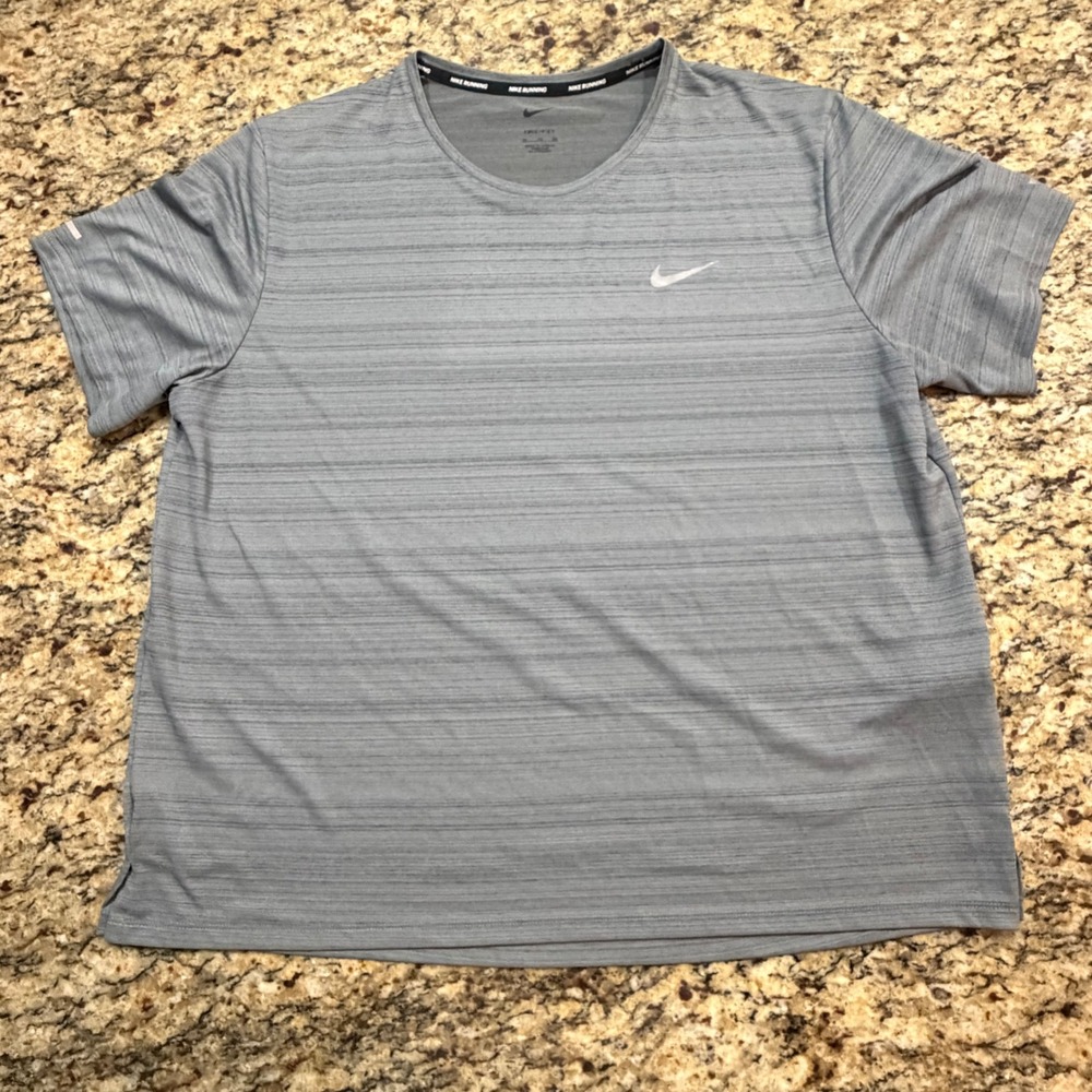 Nike Running Dri-FIT Shirt Mens XL Grey Space Dye Short Sleeve Performance ws